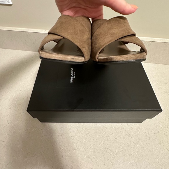 AUTHENTIC WOMENS SAINT LAURENT LOULOU SUEDE HEELED SANDALS, SHOES, SIZE 39 - Picture 3 of 14